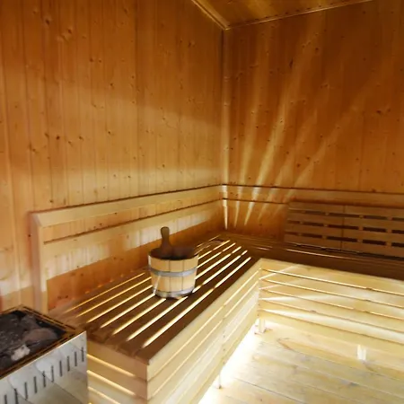 Beautiful Farmhouse In Burtonville With Sauna Ferienhaus *